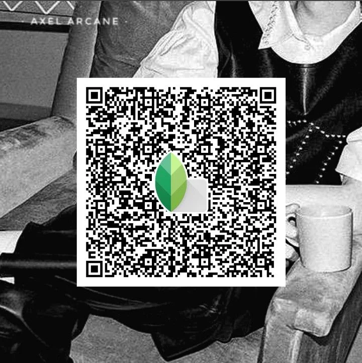 Moody black & white snapseed qr code